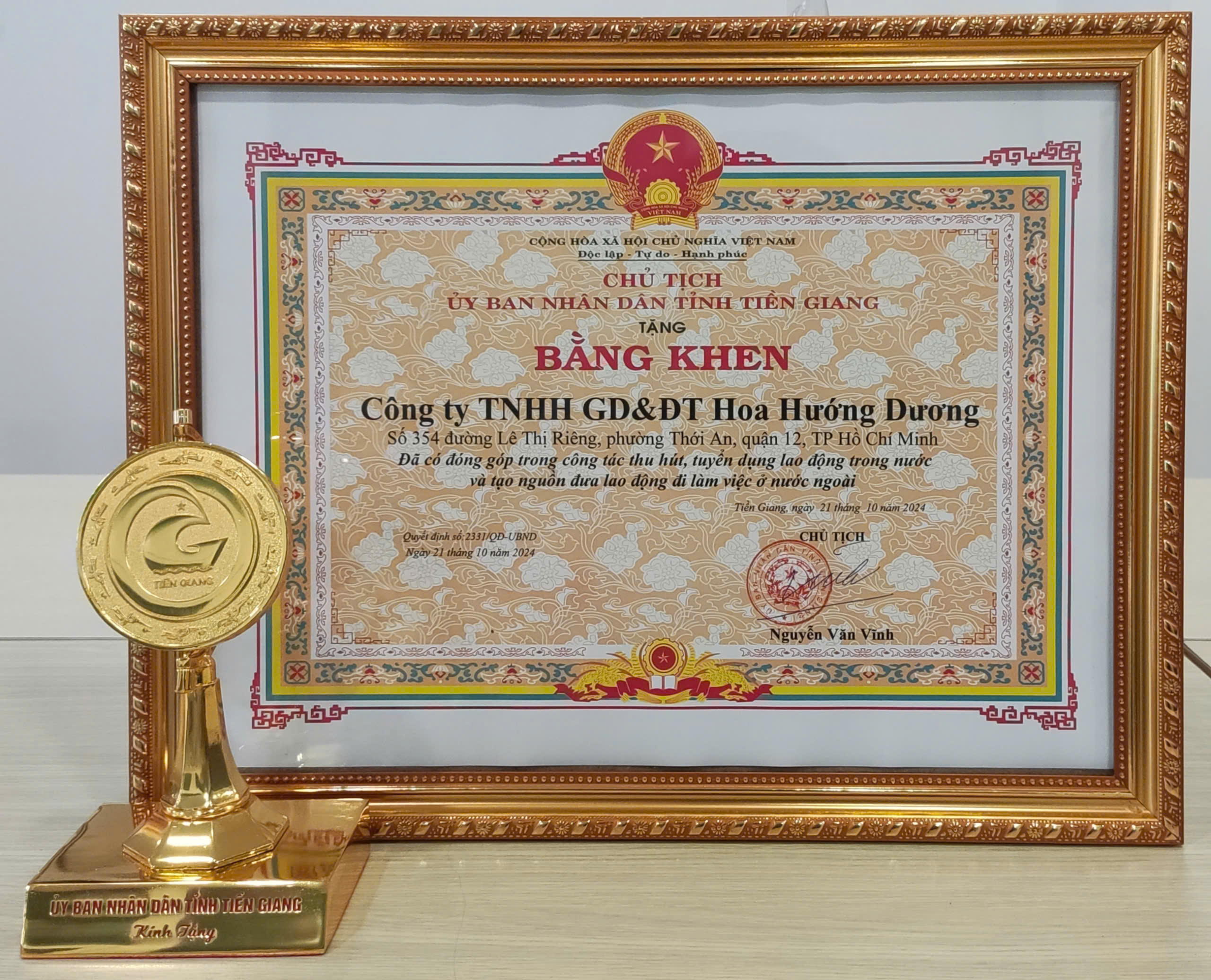 Công Ty Hoa Hướng Dương Nhận Bằng Khen Của UBND Tỉnh Tiền Giang